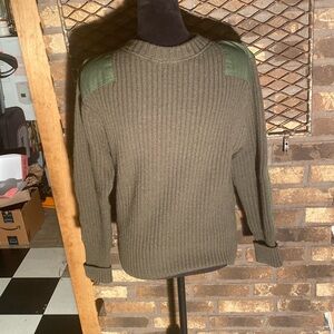 DSCP Valor Collection Sweater Size 40